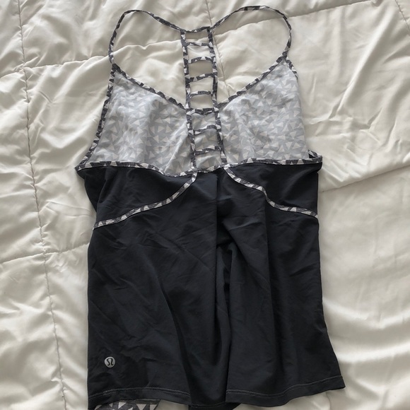 Lululemon Aztec print shirt size 6 - Picture 2 of 2